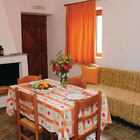 Two-bedroom Holiday In Andreas Paralio * Arkadiko Chorio