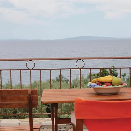 펜션 Two-bedroom Holiday In Andreas Paralio *