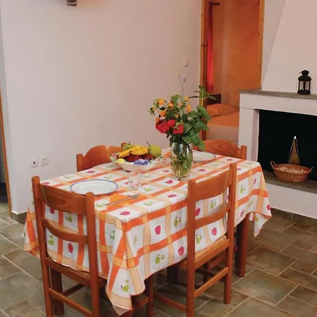 Two-bedroom Holiday In Andreas Paralio Arkadiko Chorio